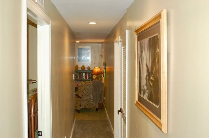 Vacation rental for 6 people, with pool and terrace as well as yard and hot tub in Denver