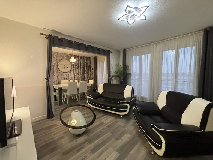 Gîte pour 4 personnes, avec balcon à Moulins - 2