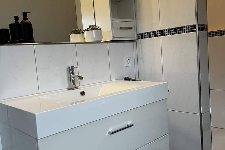 Ganze Wohnung, Ferienwohnung am Marschbahndamm. Direkt am Wanderweg und Naturschutzgebiet in Kirchwerder, Hamburg