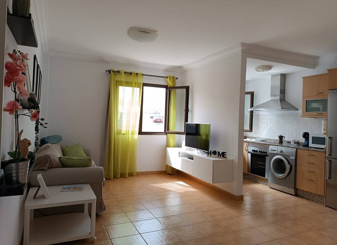 Apartamento entero, Casa Calderetas, un hogar en la distancia. in San Bartolomé, Lanzarote