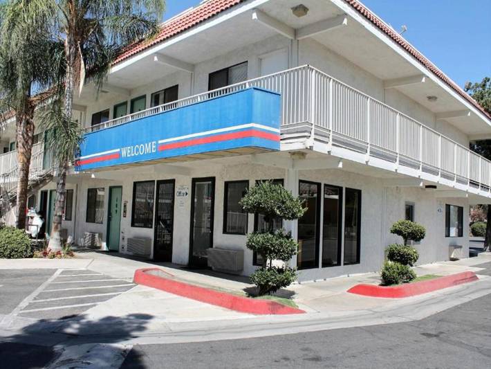 Ganze Wohnung, Bakersfield | 1 Doppelbett | Barrierefrei/Badewanne in Bakersfield, Kern County