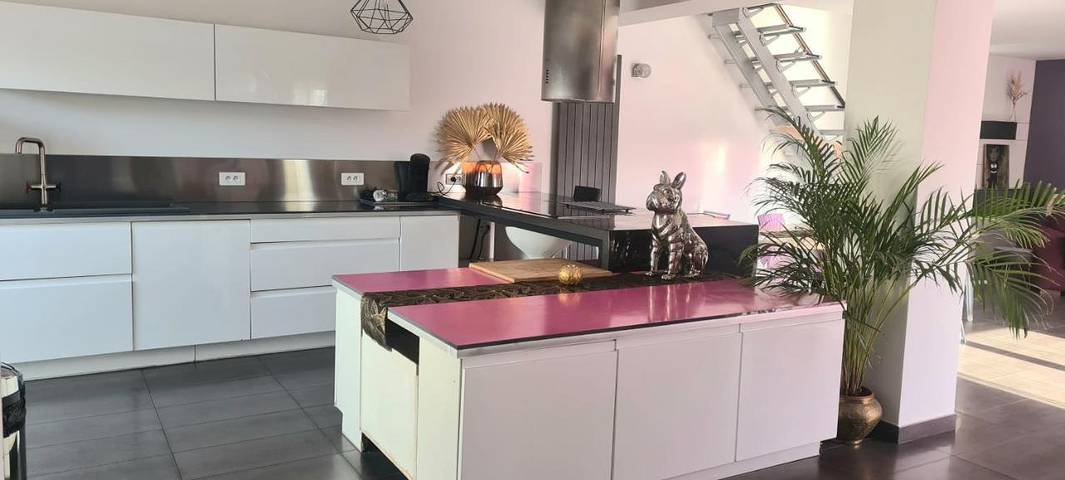 Gîte pour 6 personnes, avec vue et terrasse, animaux acceptés à Mudaison - 4