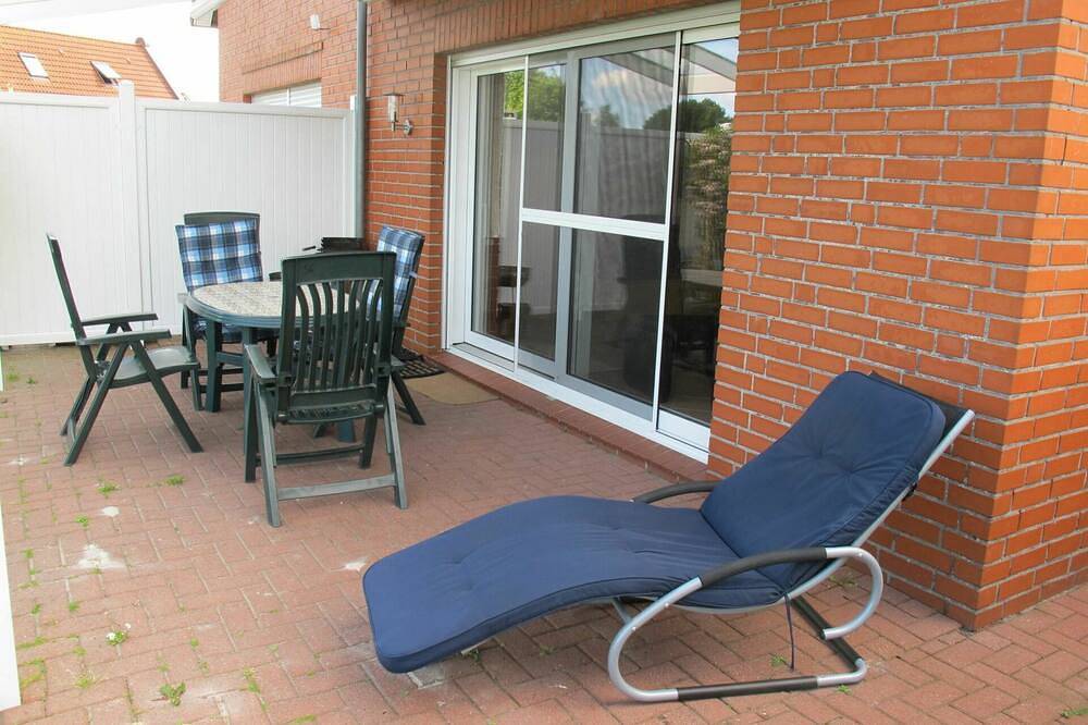 Atemberaubendes  Ferienhaus für 4 Personen mit  W-Lan, Tv, Terrasse und Parkplatz in Großefehn, Landkreis Aurich