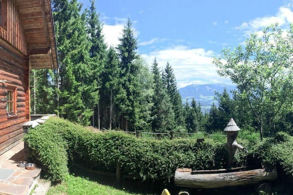 Silbertannenhütte in Gailtaler Alpen, Stockenboi