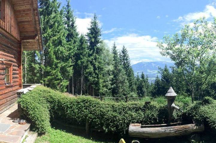 Silbertannenhütte in Gailtaler Alpen, Stockenboi