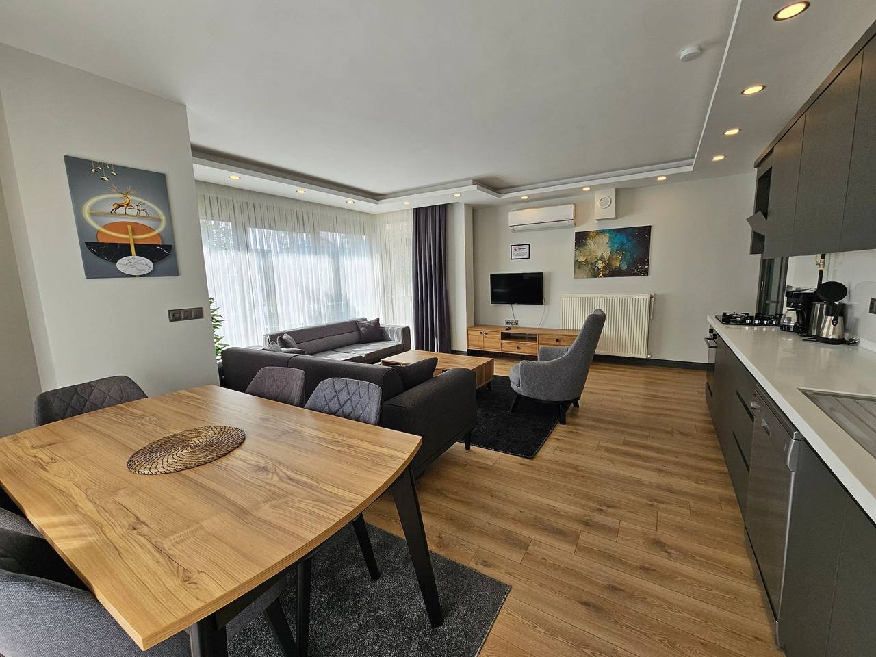 Ganze Wohnung, Professionally Maintained, Spacious New Suites 2-1 in Muratpaşa, Provinz Antalya