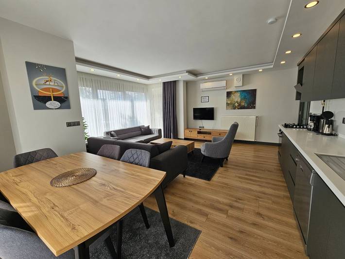 Ganze Wohnung, Professionally Maintained, Spacious New Suites 2-1 in Muratpaşa, Provinz Antalya
