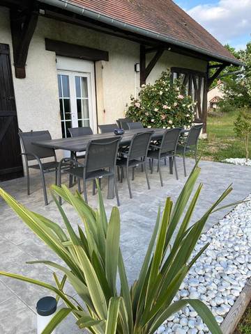 Cottage pour 2 personnes, avec jardin ainsi que terrasse et vue à Chaumont-sur-Tharonne