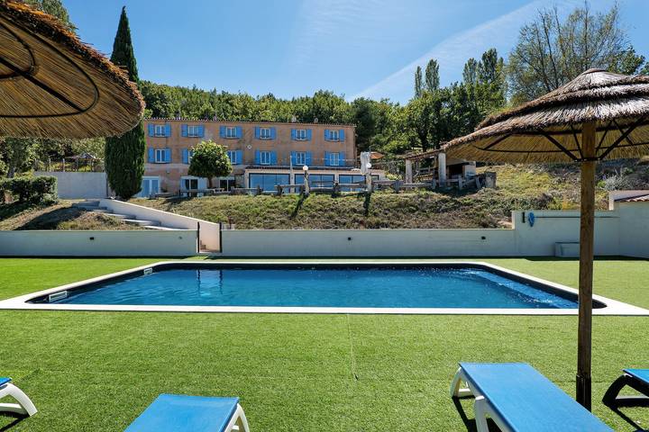Apartment 'Bella Vista - La Belle Vie' with Mountain View, Shared Pool and Private Terrace in Dauphin, Parc naturel régional du Luberon