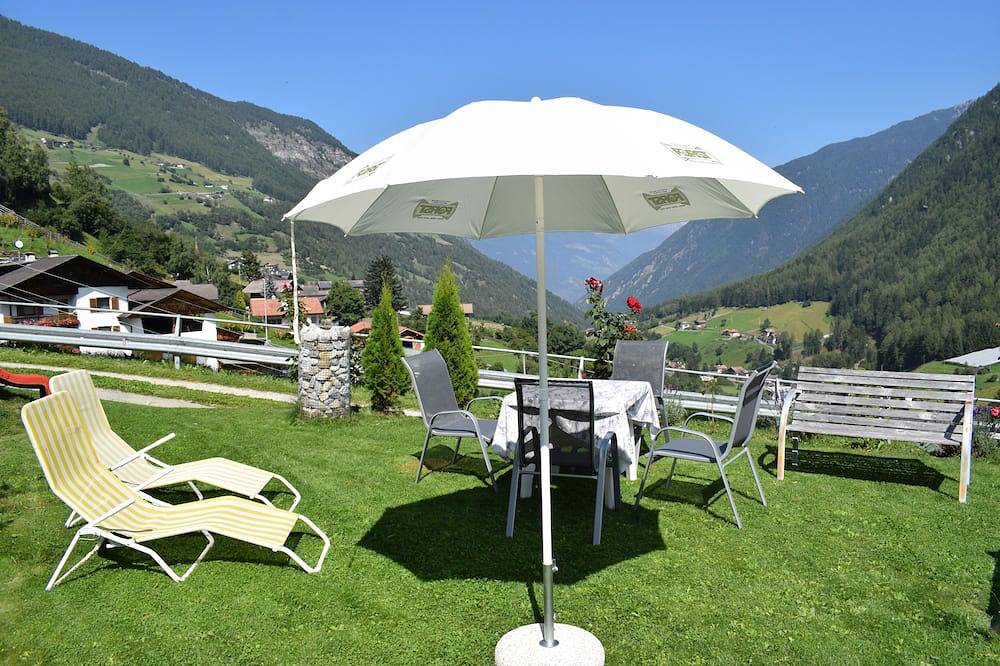 Ganze Wohnung, Ferienwohnung im wunderschönen Martelltal mit atemberaubenden Ausblick Südtirol in Meiern, Martell