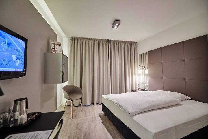 Hotel für 10 Personen, mit Terrasse und Garten