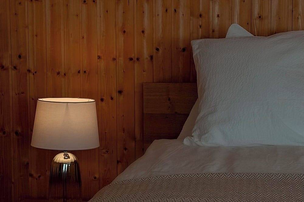 Private Chalet with Pool, Lake & Mountain Views in Sigriswil, Thunersee