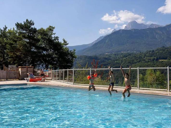 Bungalow pour 2 personnes, avec Terrasse et Bassin pour enfant