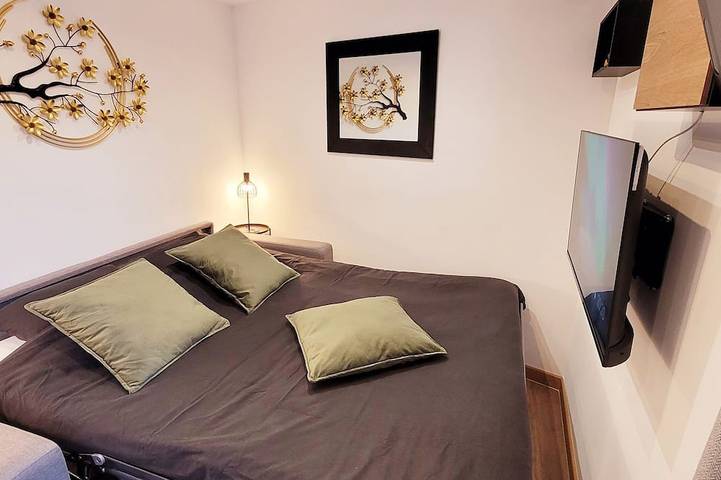 Gîte pour 2 personnes, avec jardin ainsi que terrasse et jacuzzi à Jonquerettes - 2