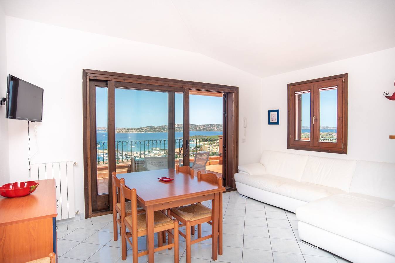 Appartement entier, Appartement avec vue panoramique sur la mer et terrasse ; animaux admis  in Palau (town), Palau (Sardaigne)