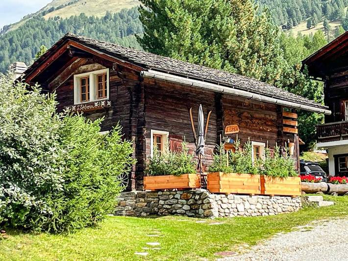 Chalet für 4 Personen, mit Balkon und Terrasse sowie Garten und Ausblick in Zinal