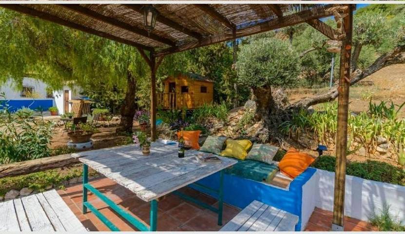 Casa rural para 9 personas, con vistas al lago y piscina además de vistas y jardín en Iznájar - 3