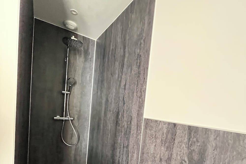 Entire apartment, \"Le meublé\". apartment with unlimited jacuzzi near Mont-Saint-Michel in Avranches, Mont-Saint-Michel Bay