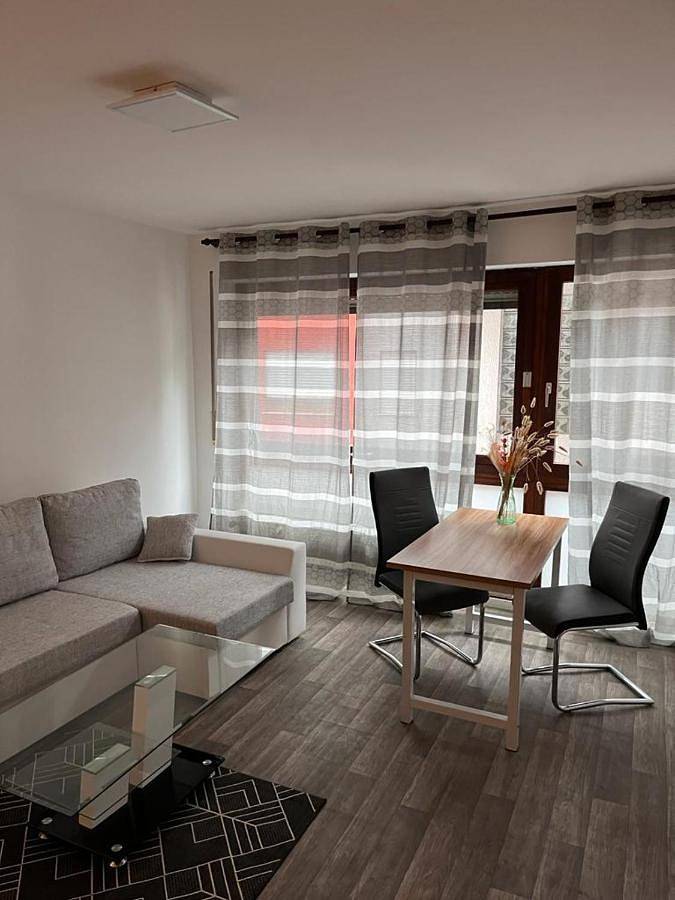 Ferienwohnung für 6 Personen, mit Balkon und Terrasse in Hünfelden
