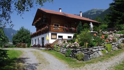 Ferienwohnung für 5 Personen, mit Garten und Terrasse, mit Haustier im Montafon