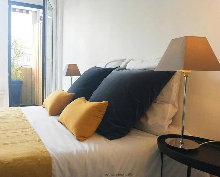 Gîte pour 2 personnes, avec vue et balcon dans Paris Rue Sextius Michel - 3
