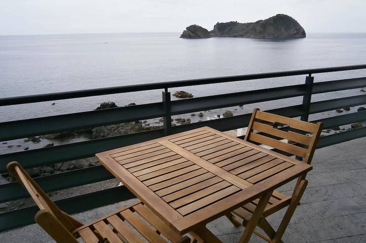 Location de vacances pour 2 personnes, avec balcon dans Vila Franca do Campo