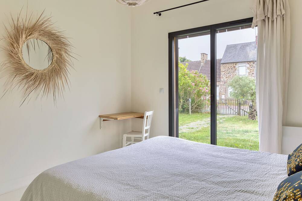 Casa-Confortable-Baño privado-Vista al Jardín-Casa in Gouville-sur-Mer, Coutances y alrededores