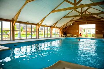 Cottage pour 4 personnes, avec jardin ainsi que piscine et sauna à Boulleville