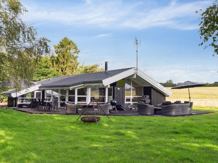 Ferieudlejning for 8 personer, med Jacuzzi og Terrasse samt Sauna i Odsherred