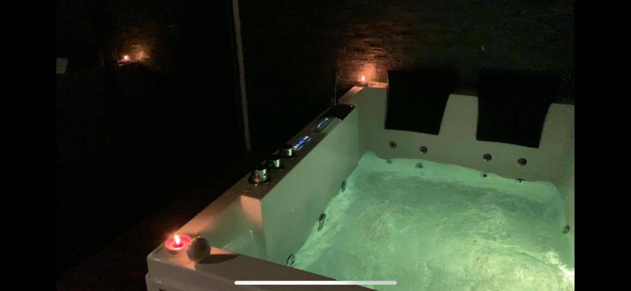Suite pour les Amoureux_Val d'Europe Disney in Coupvray, Seine-et-Marne