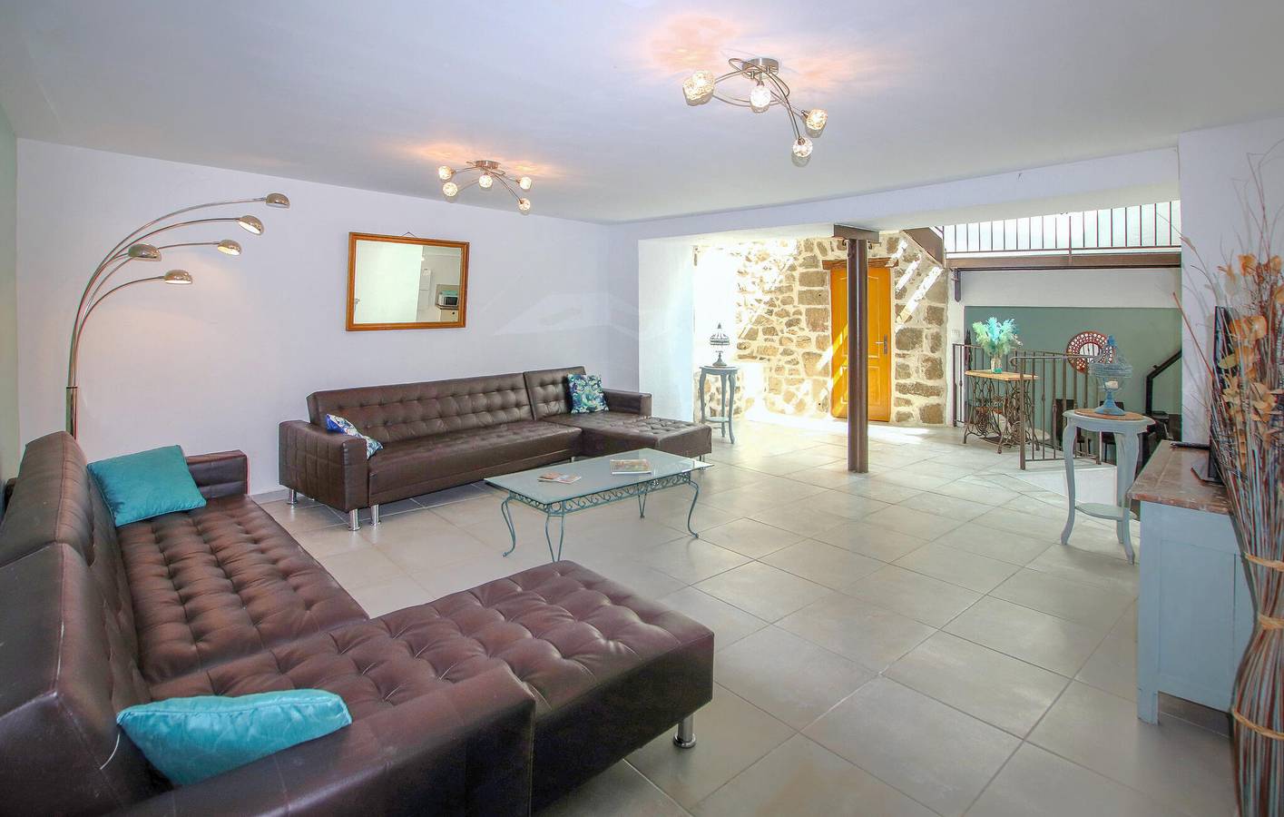 Appartement de luxe avec piscine, cheminée et jardin près de la plage in Pont-de-Labeaume, Parc naturel régional des Monts d'Ardèche