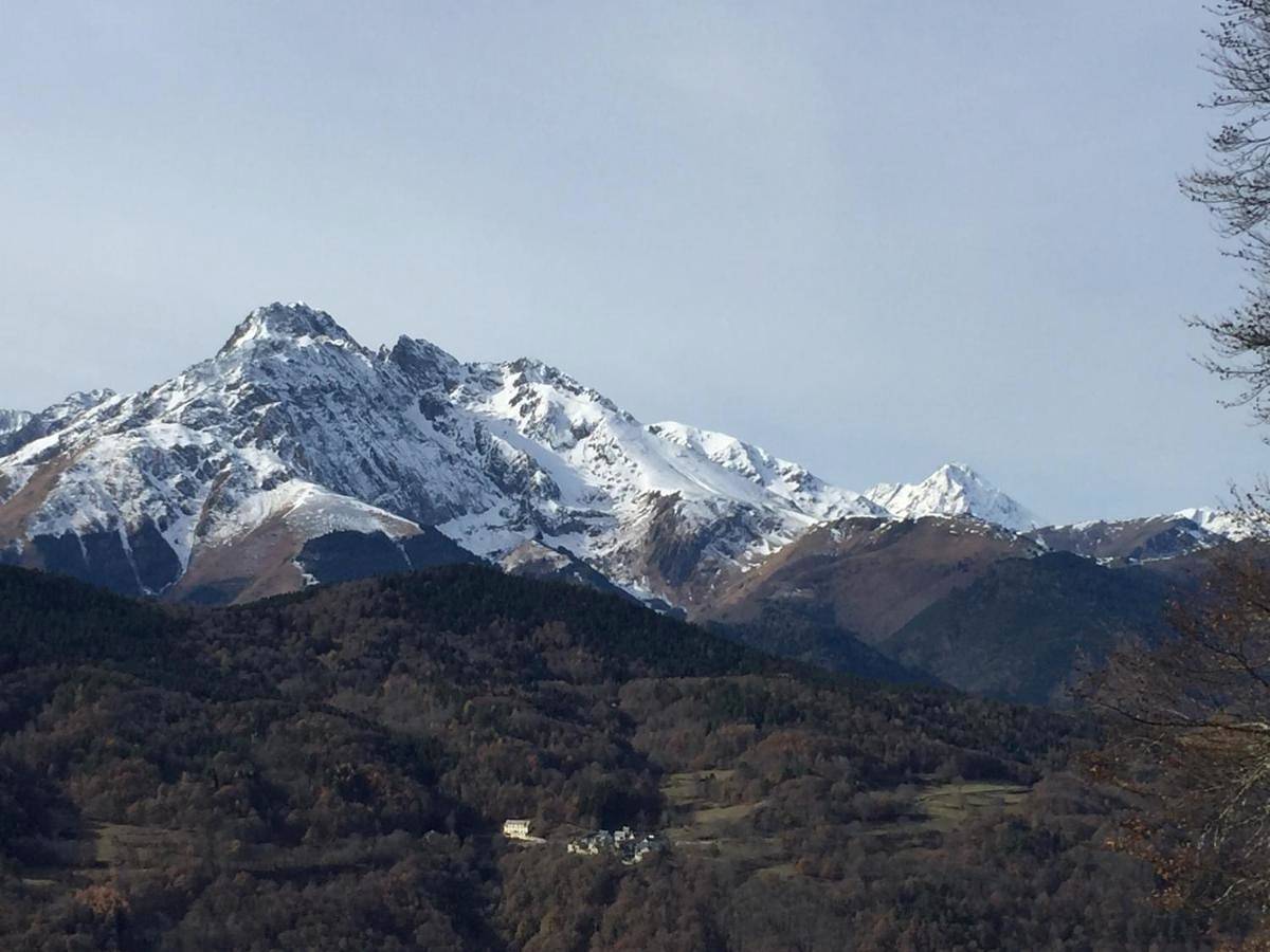 Appartement entier, Apartment with Mountain View in Bordères-Louron, Pyrénées