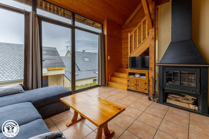 Gîte pour 6 personnes, avec jardin à Besse-et-Saint-Anastaise - 2