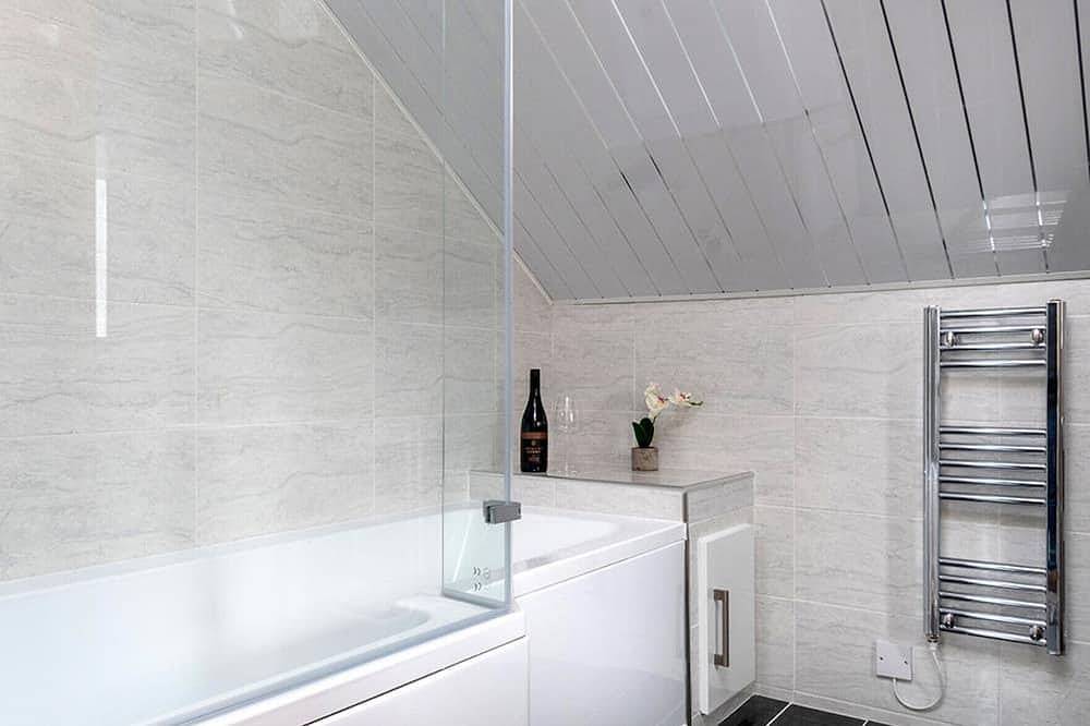 Station Loft - One Bedroom Cottage, Sleeps 2 in Deganwy, Conwy region