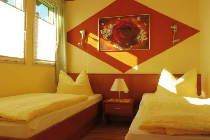 Ferienhaus für 3 Personen, mit Garten und Pool in Brandenburg an der Havel - 2