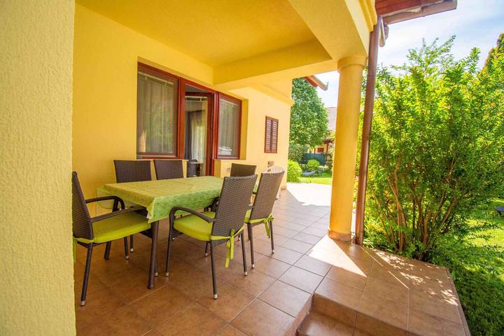 Ferienwohnung für 6 Personen, mit Garten in Balatonlelle - 2