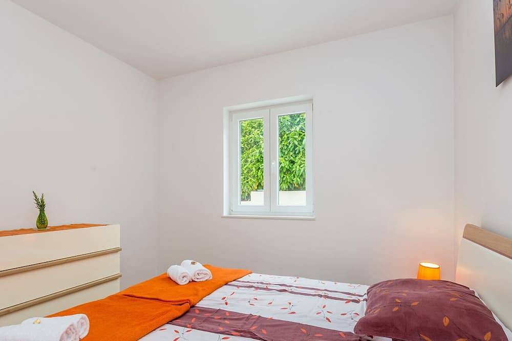 Ganze Wohnung, Ferienwohnung Giselle mit beheiztem Pool und großer Terrasse 50m2 in Nerezine, Kvarner Inseln