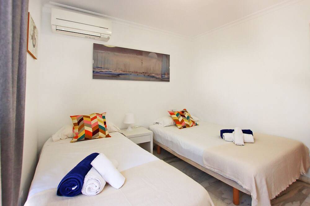 Villa Marbella in Playa de Palma 150m from the beach in Can Pastilla, Palma