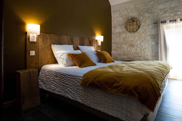 Location de vacances pour 4 personnes, avec terrasse ainsi que piscine et jardin dans Belmont-Sainte-Foi - 2