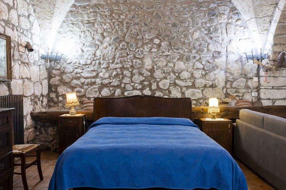Gemütliche Wohnung in einem Ferienhaus mit Pool,  W-Lan, Tv, Innenhof, Haustiere erlaubt, Parkplatz in Bagnoregio, Viterbo Provinz