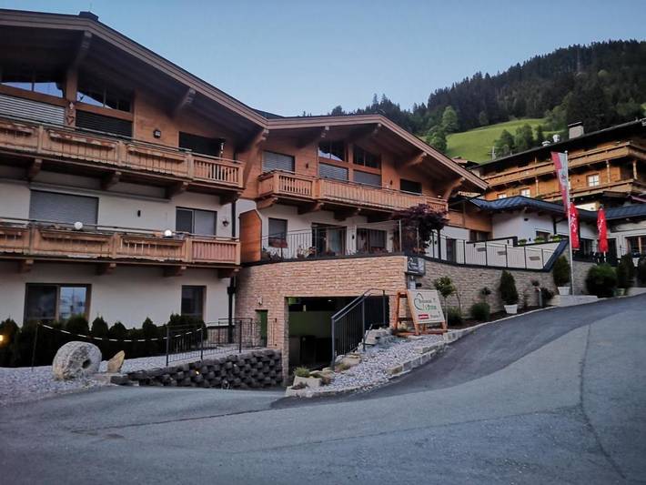 Ferienhaus für 4 Personen, mit Garten und Pool sowie Sauna, mit Haustier