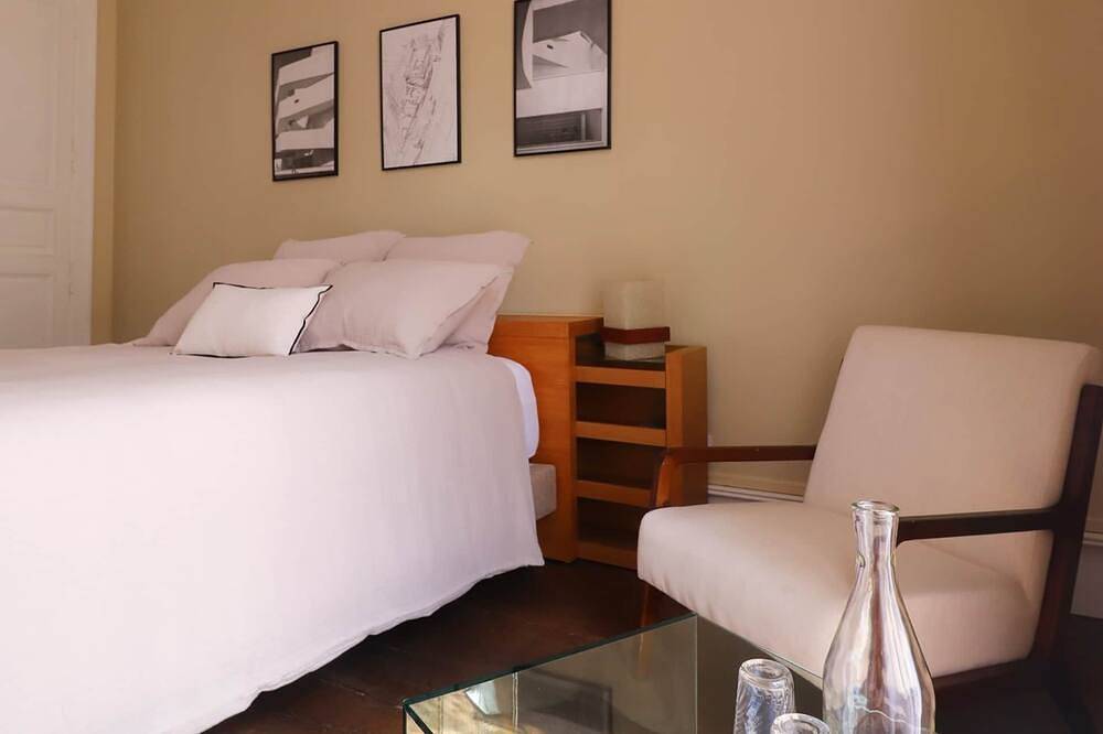 Chambre Siza - Salle d'eau privée in Montbron, Charente