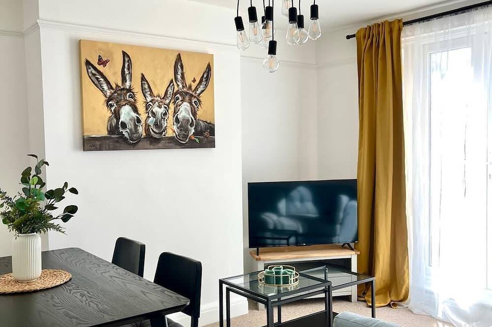 Newly decorated 4-bed home near Cambridge city centre in Cambridge, Cambridgeshire