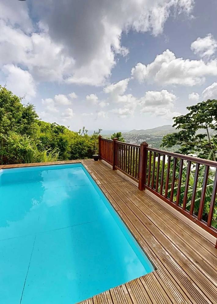 Gîte pour 4 personnes, avec piscine et terrasse à Rivière-Pilote - 2