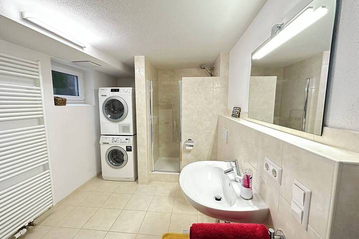 Ganze Wohnung, Exklusive Ferienwohnung direkt am Bodensee mit Privatstrand & Sauna - Villa Noho in Nonnenhorn, Bayerisch Schwaben