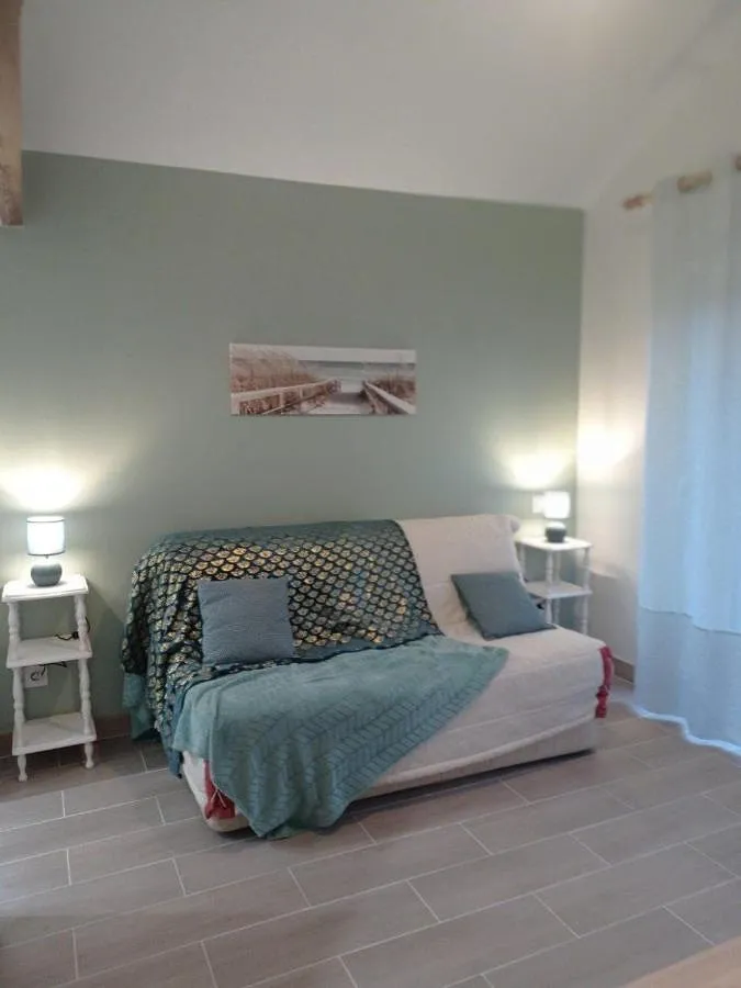 Casa de vacaciones para 3 personas, con jardín y piscina - 1