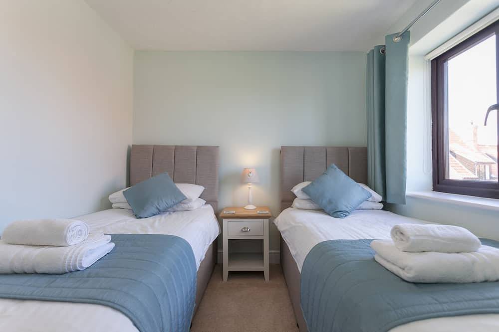 The Kelling -  a self catering cottage that sleeps 6 guests  in 3 bedrooms in Blakeney, Norfolk Coast