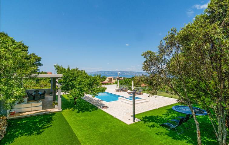 Charmante Unterkunft, 1 km vom Strand entfernt: 2-Zimmer-Wohnung mit Pool und WLAN in Hvar