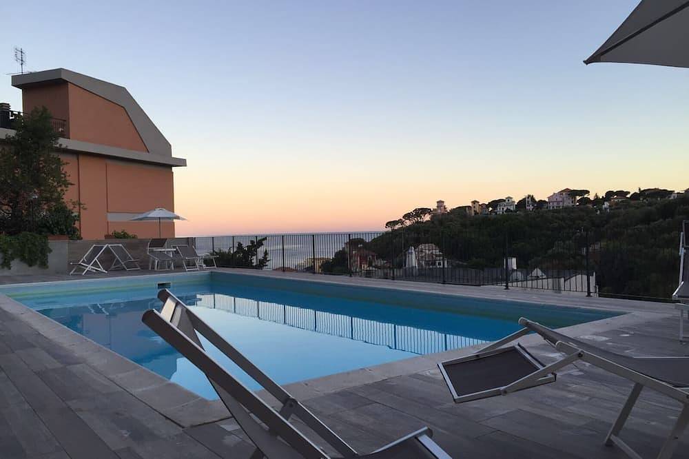 Appartamento intero, Il Limone - 1 -Residence Felice- 14 alloggi a 300 metri dal ma in Celle Ligure, Riviera di Ponente