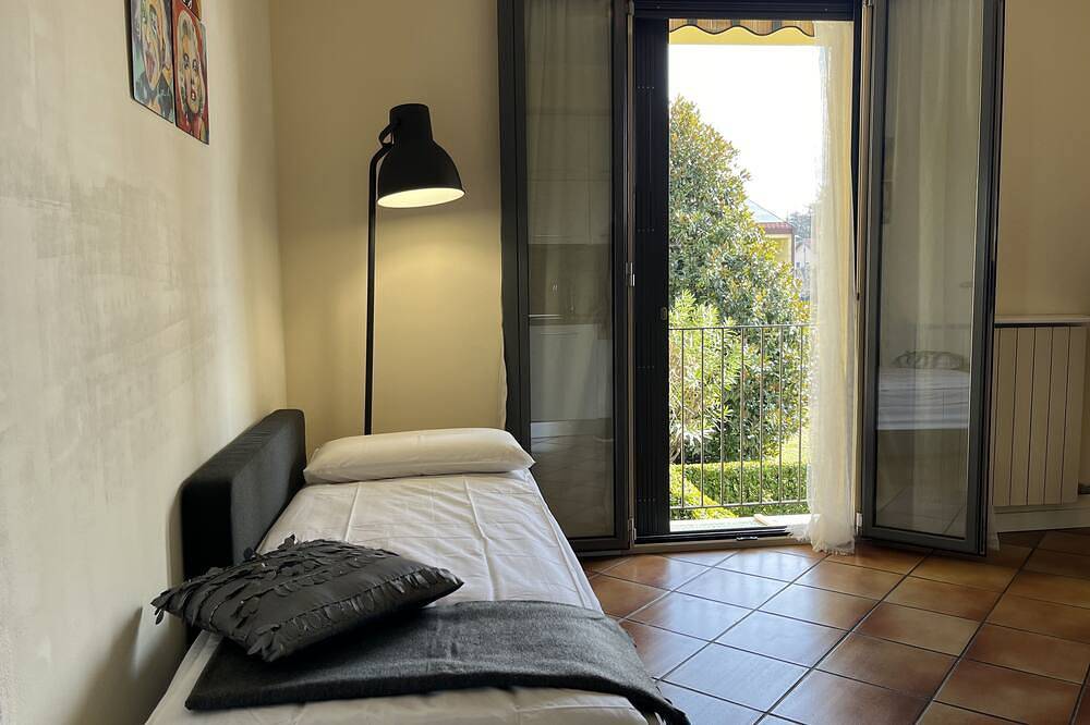 Ganze Wohnung, [I Laghi di Como] Apartment 7 People - Largeterrace-3Rooms-2Bathrooms-1Kitchen in Erba, Brianza